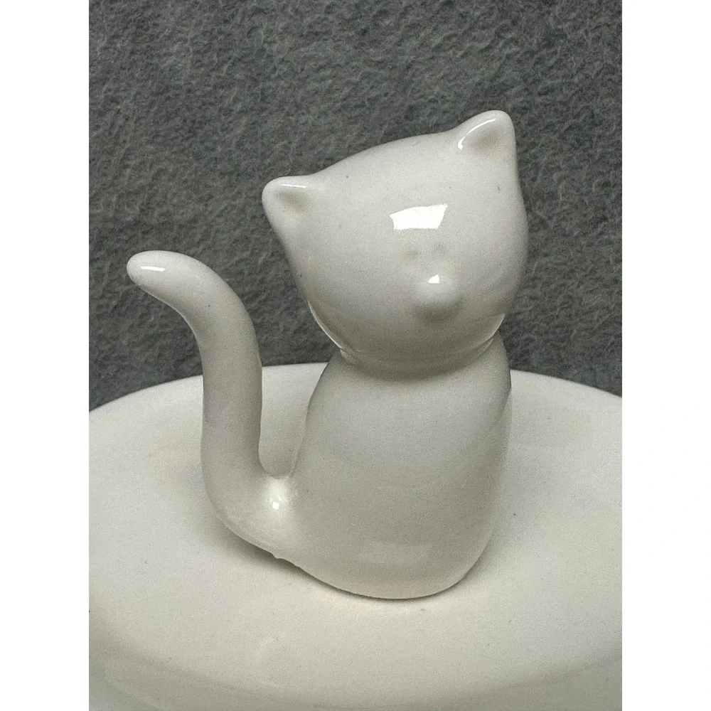 Cat Ring Holder Trinket Dish White Ceramic Gold Rim Figurine 2015 Tri-Coastal